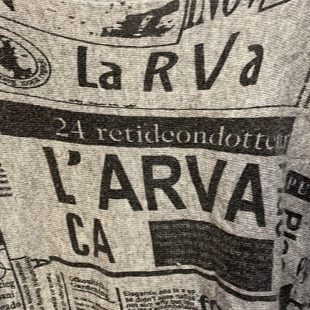 Han Belle newsprint woman’s three quarter length sleeve top - Picture 3 of 8